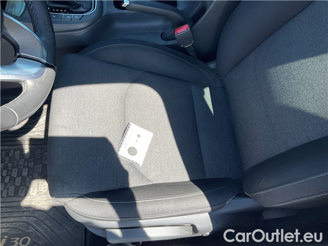  Hyundai  i30  kom.1.5TGDI FamilySmart AT #19