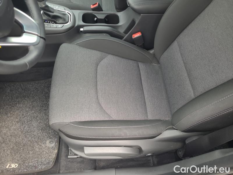  Hyundai  i30  Fastback (2018 ->)1.0TGDI 120 Smart AT #9
