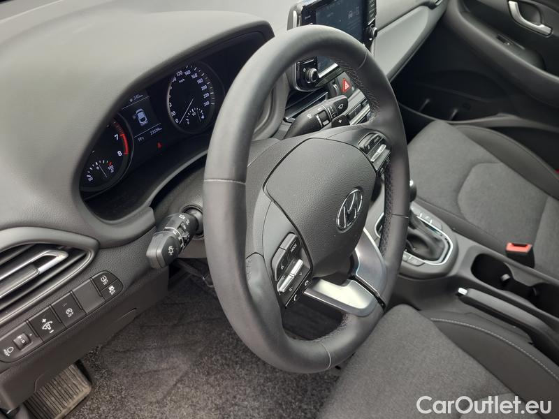  Hyundai  i30  Fastback (2018 ->)1.0TGDI 120 Smart AT #10