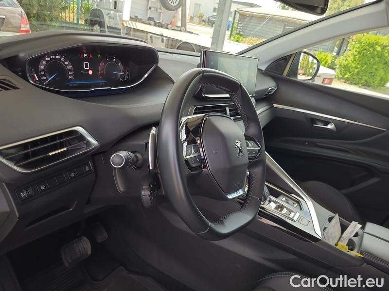  Peugeot  3008  (2016)  1.5bHDi 130 Allure AT #4
