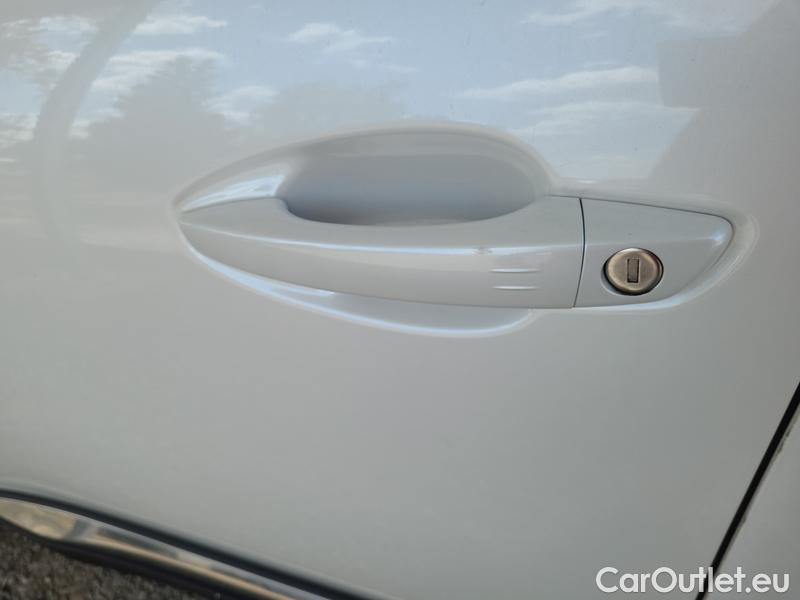  Peugeot  3008  (2016)  1.5bHDi 130 Allure AT #2