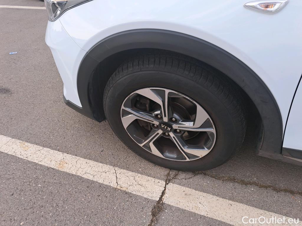  KIA  XCeed KIA  / 2019 / 5P / todoterreno 1.0 T-GDi Drive 88kW (120CV) #3