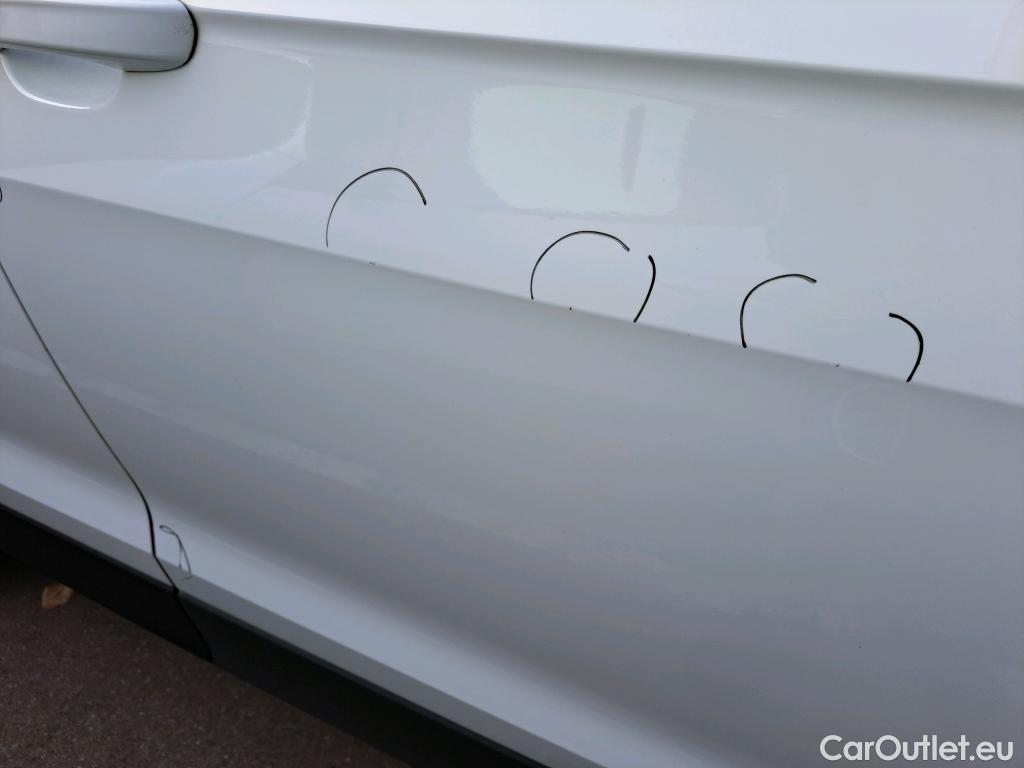  Volkswagen  T-ROC VOLKSWAGEN T-Cross / 2018 / 5P / todoterreno Advance 1.0 TSI 85kW (115CV) DSG (AC) #17