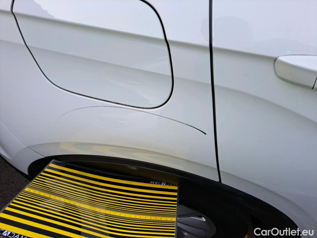  Volkswagen  T-ROC VOLKSWAGEN T-Cross / 2018 / 5P / todoterreno Advance 1.0 TSI 85kW (115CV) DSG (AC) #9