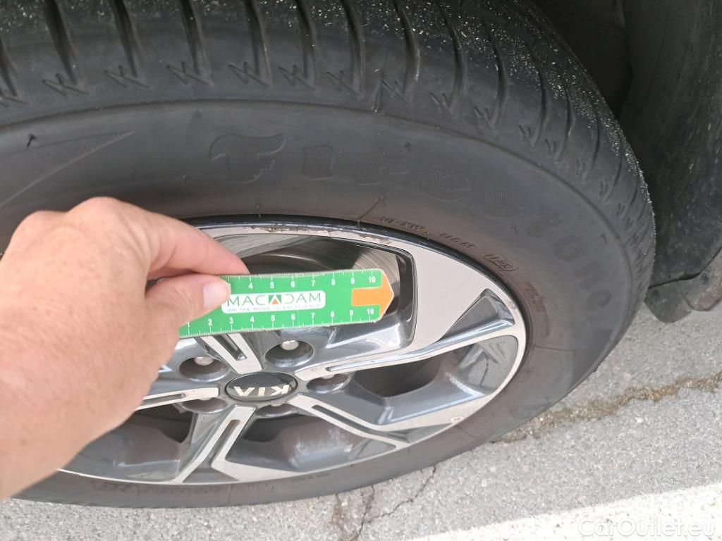  KIA  XCeed KIA  / 2019 / 5P / todoterreno 1.0 T-GDi Drive 88kW (120CV) #4