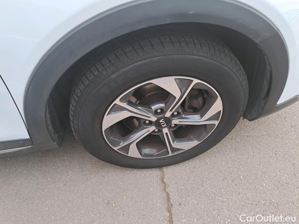  KIA  XCeed KIA  / 2019 / 5P / todoterreno 1.0 T-GDi Drive 88kW (120CV) #5