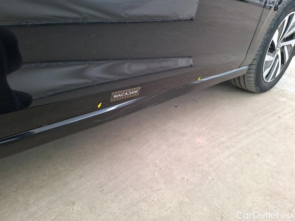  Volkswagen  Golf  VIII Berline Style 1st eHybrid 1.4 205CV BVA6 E6d #1