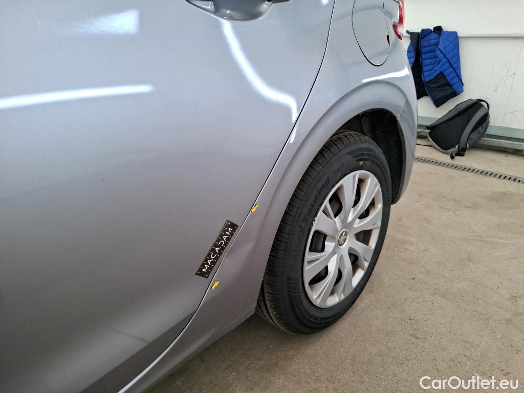  Peugeot  208  Affaire Premium Pack 1.5 HDi 100CV BVM6 E6dT #1