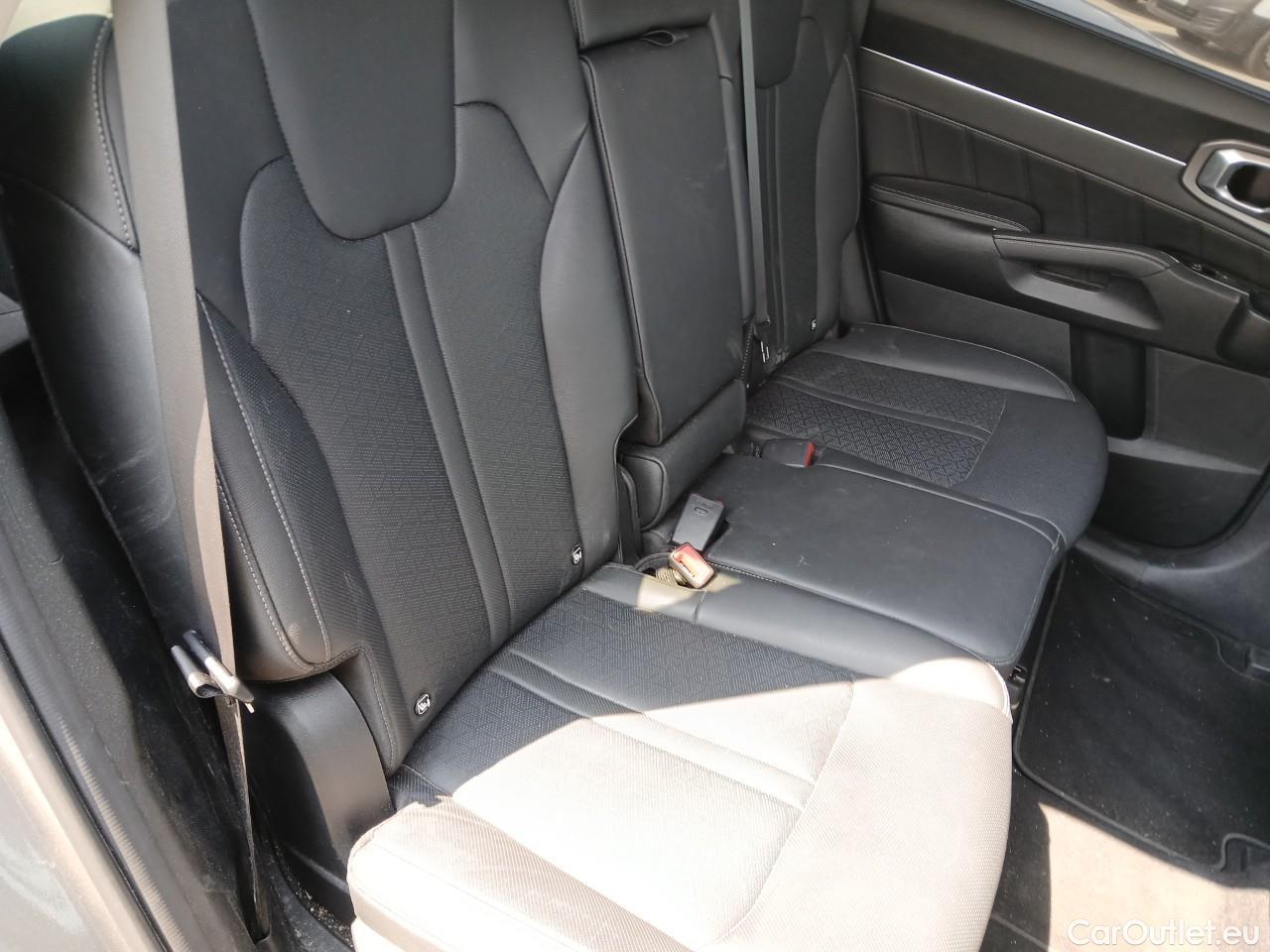  KIA  Sorento KIA  / 2020 / 5P / todoterreno 1.6 T-GDi HEV Plus Edition 4x4 7pl(SP) #24
