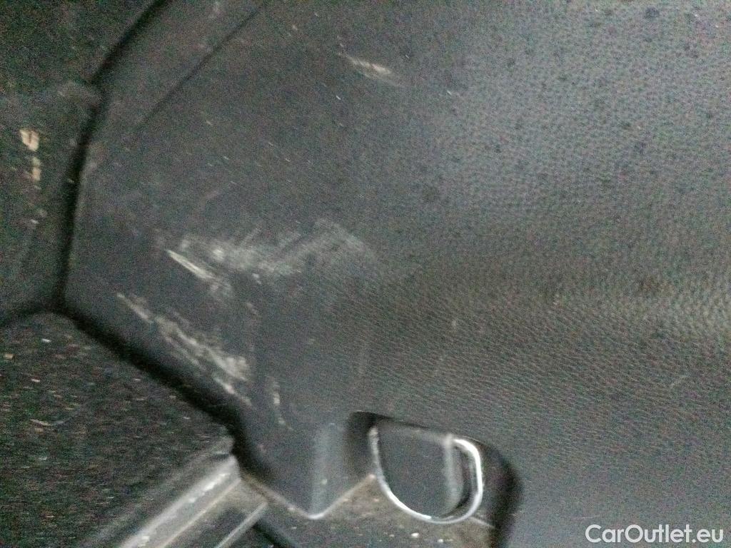  Toyota  RAV4 TOYOTA  / 2018 / 5P / todoterreno 2.5l 220H Advance #6