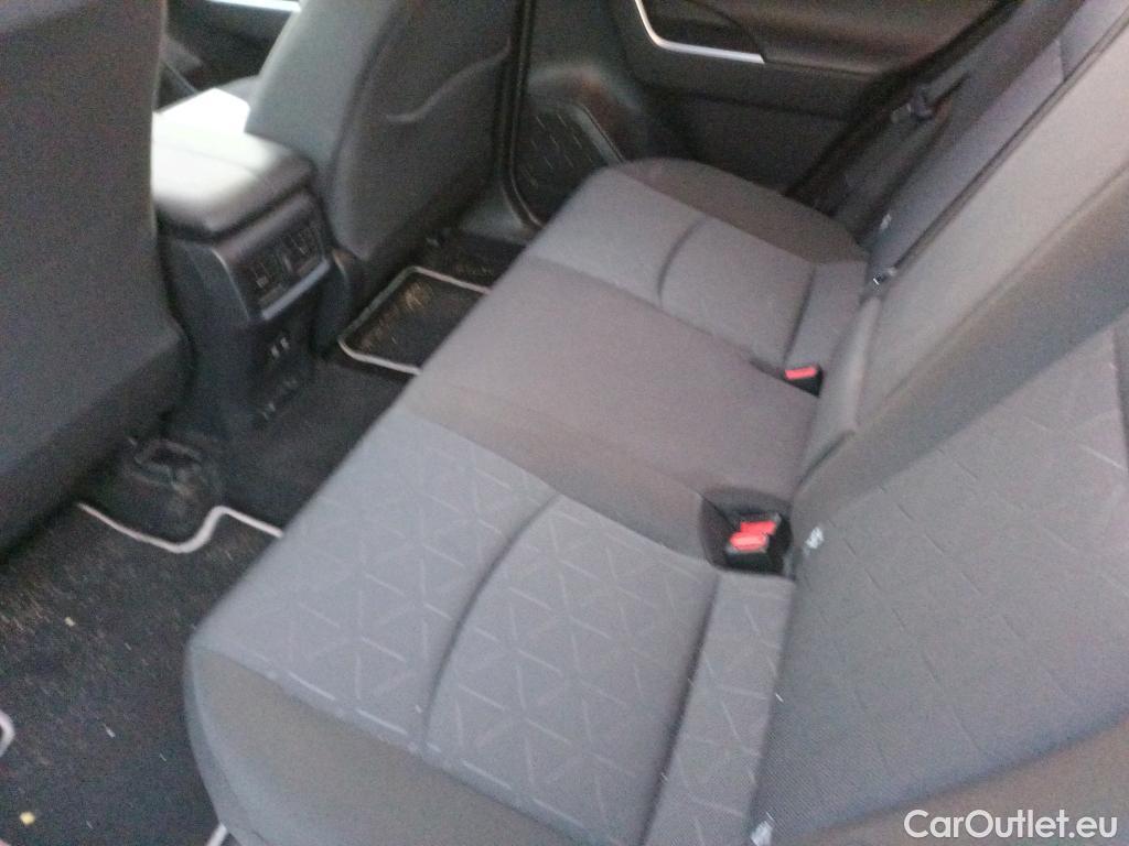  Toyota  RAV4 TOYOTA  / 2018 / 5P / todoterreno 2.5l 220H Advance #15