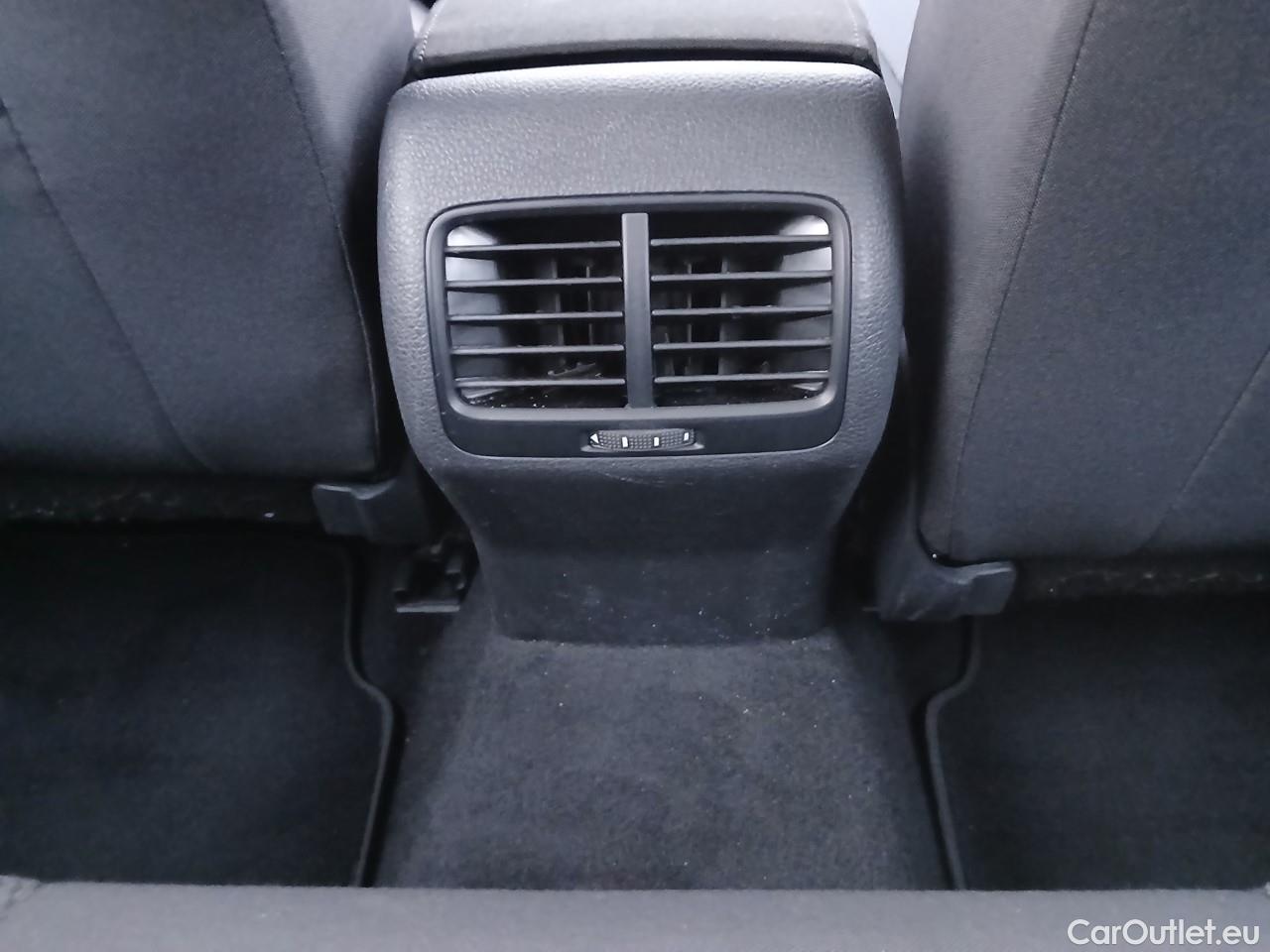  Volkswagen  Golf  VII Berlina e-35kWh #3