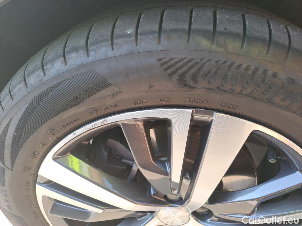  Peugeot  3008  Hybrid 225 Allure 1.6 Plug-In 225CV AT8 E6d #5