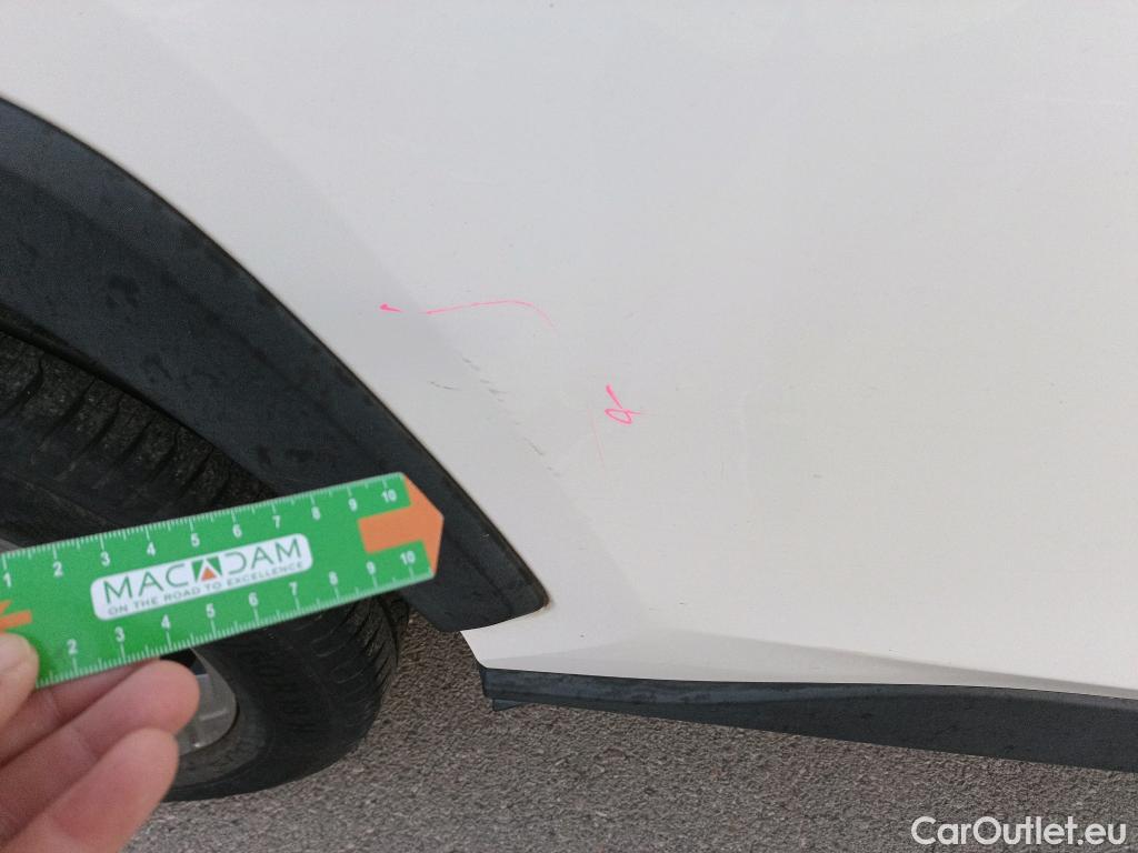  Toyota  RAV4 TOYOTA  / 2018 / 5P / todoterreno 2.5l 220H Advance #3