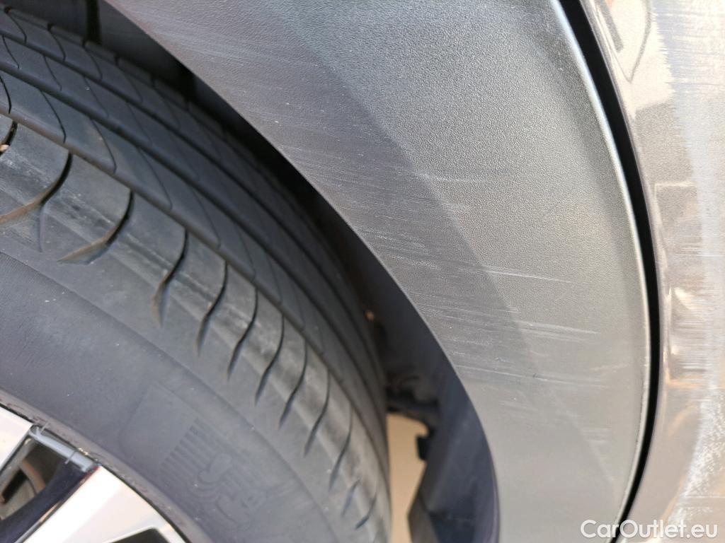  Peugeot  2008  Allure Pack 1.2 PureTech 130CV AT8 E6d #32