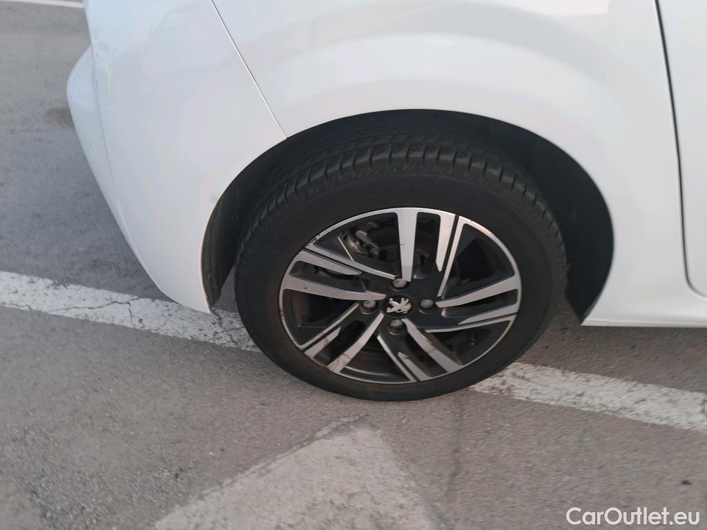  Peugeot  208  Allure 1.2 Puretech 100CV MT6 E6d #11
