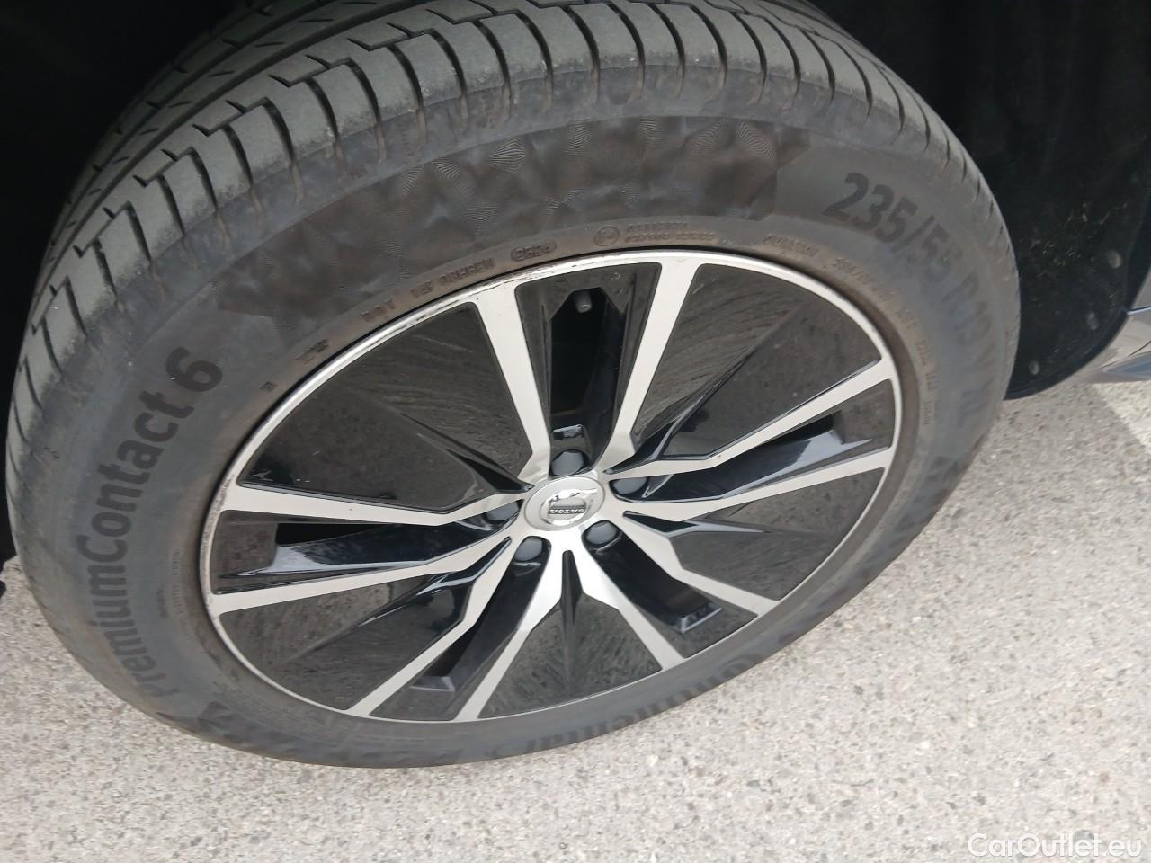  Volvo  XC90  Momentum Plug-In Hybrid AWD 2.0 T8 Twin Engine 390CV AT8 7 Plazas E6dT #28