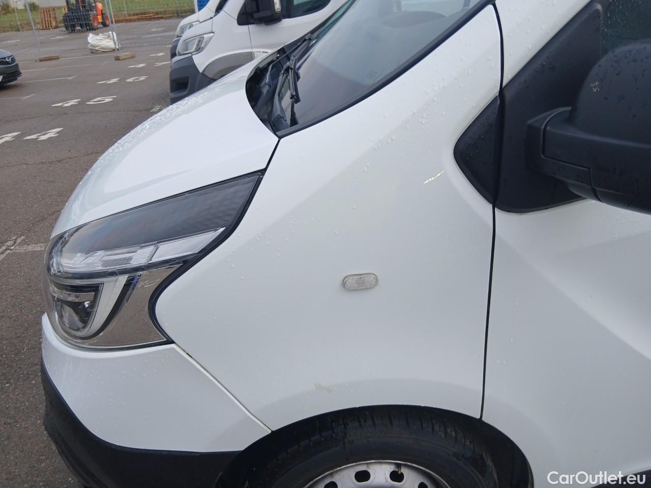  Renault  Trafic RENAULT  / 2019 / 4P / furgón Furgón 27 L1H1 Energy BluedCi 88 kW #9