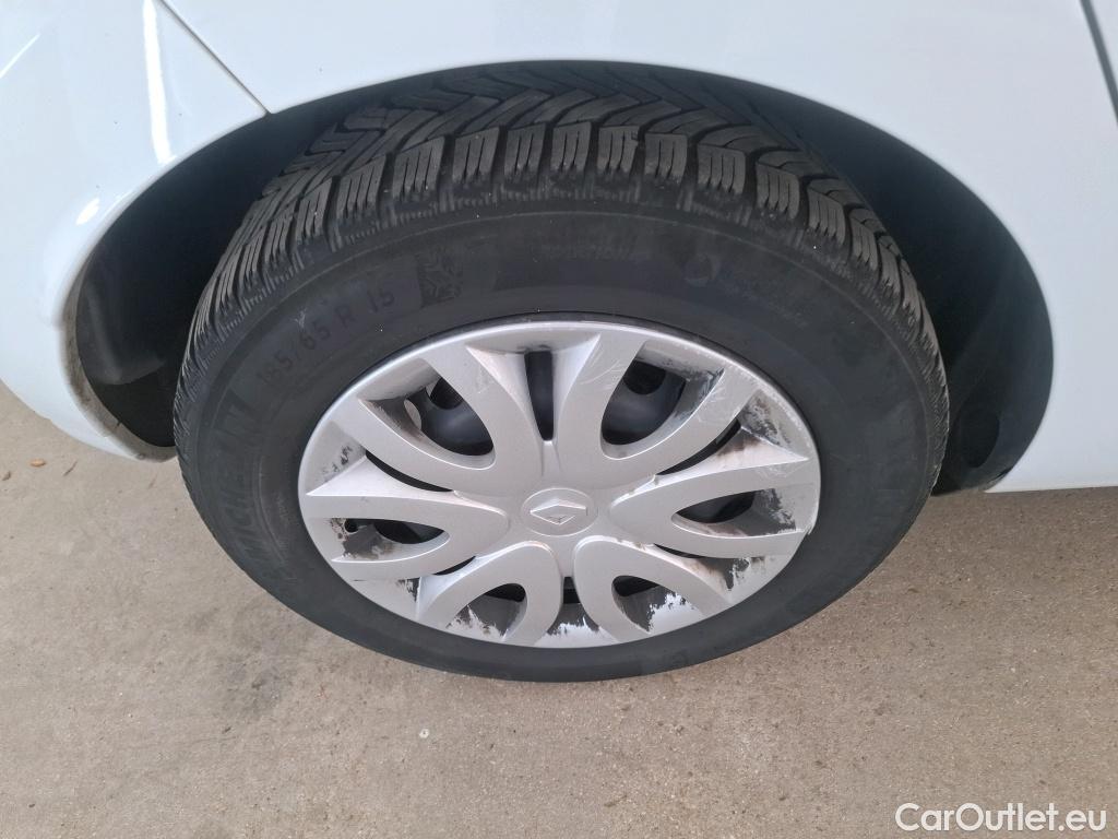  Renault  Clio  IV Air MediaNav 1.5 dCi 75CV BVM5 E6 #33