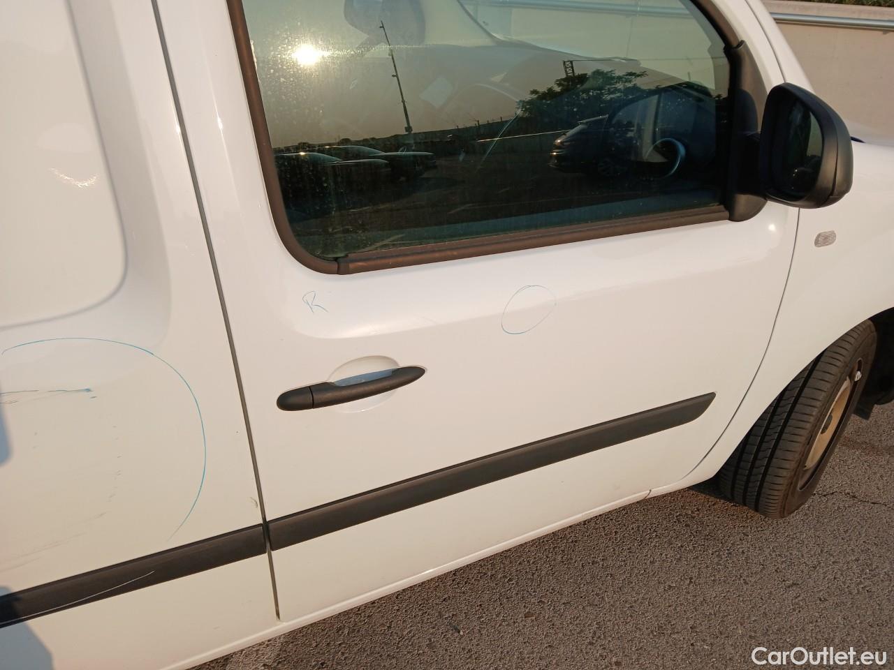  Renault  Kangoo  II Furgón Professional 1.5 dCi 95CV MT6 E6dT #38