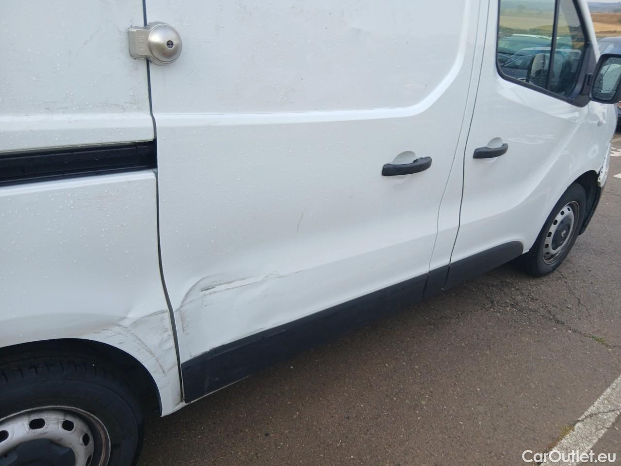  Renault  Trafic RENAULT  / 2019 / 4P / furgón Furgón 27 L1H1 Energy BluedCi 88 kW #37