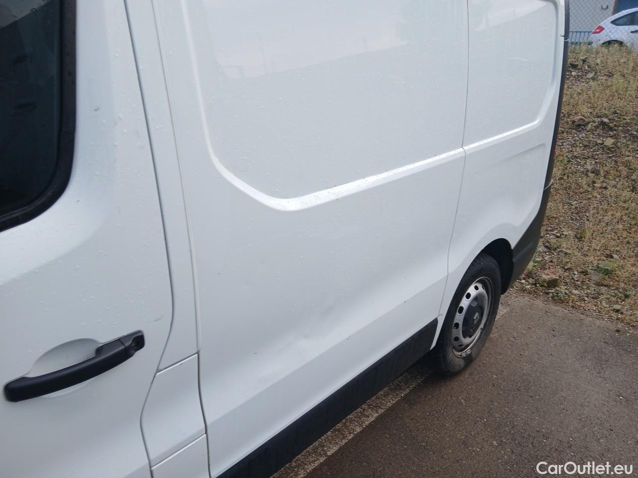  Renault  Trafic RENAULT  / 2019 / 4P / furgón Furgón 27 L1H1 Energy BluedCi 88 kW #15