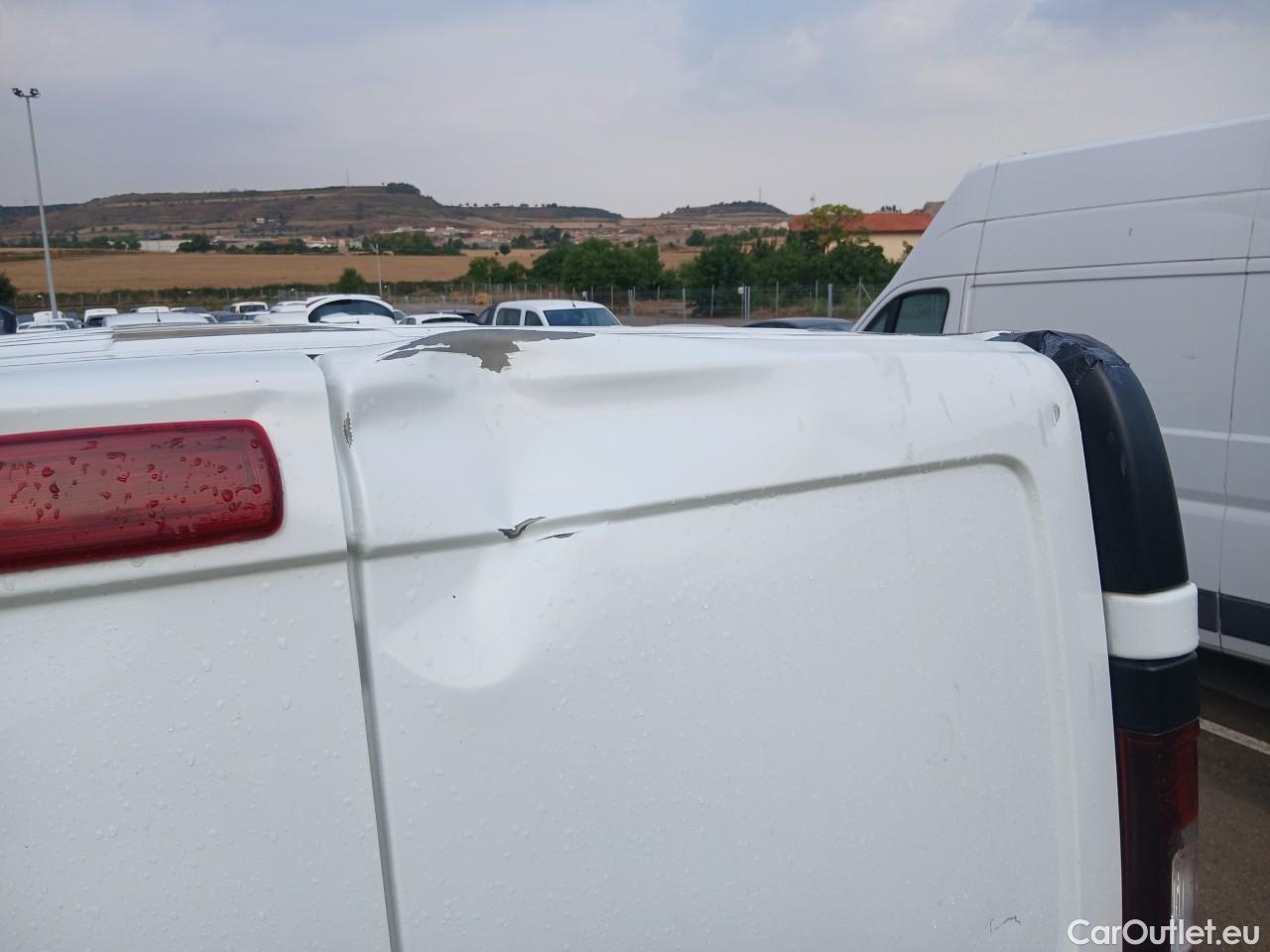  Renault  Trafic RENAULT  / 2019 / 4P / furgón Furgón 27 L1H1 Energy BluedCi 88 kW #23