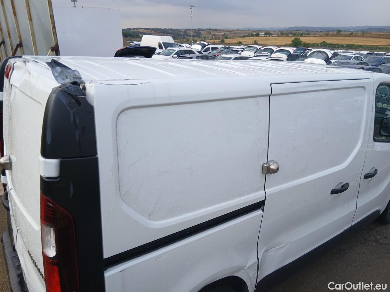  Renault  Trafic RENAULT  / 2019 / 4P / furgón Furgón 27 L1H1 Energy BluedCi 88 kW #36