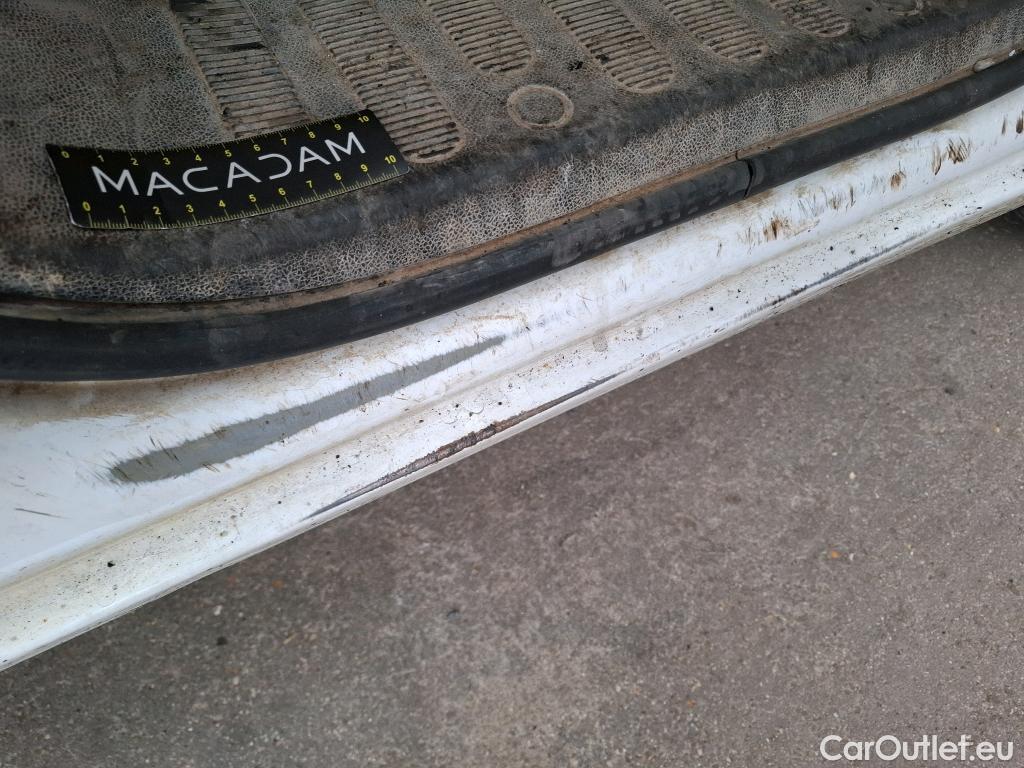  Renault  Master RENAULT  VU 4p Fourgon CA GC F3500 L2H2 dCi 125 #18