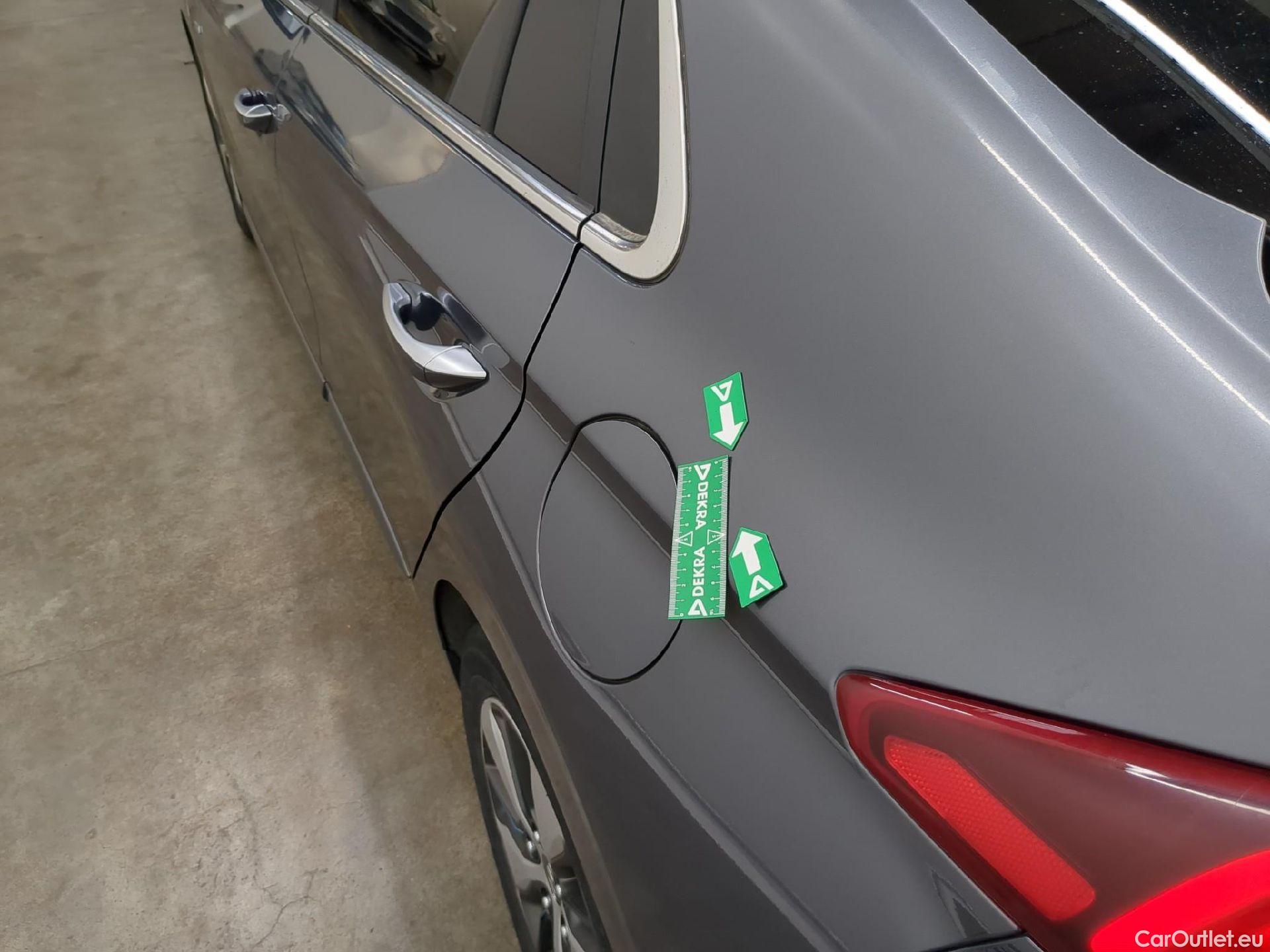  Hyundai   Ioniq HYUNDAI / 2016 / 5P / Berline Plug-in Executive #21