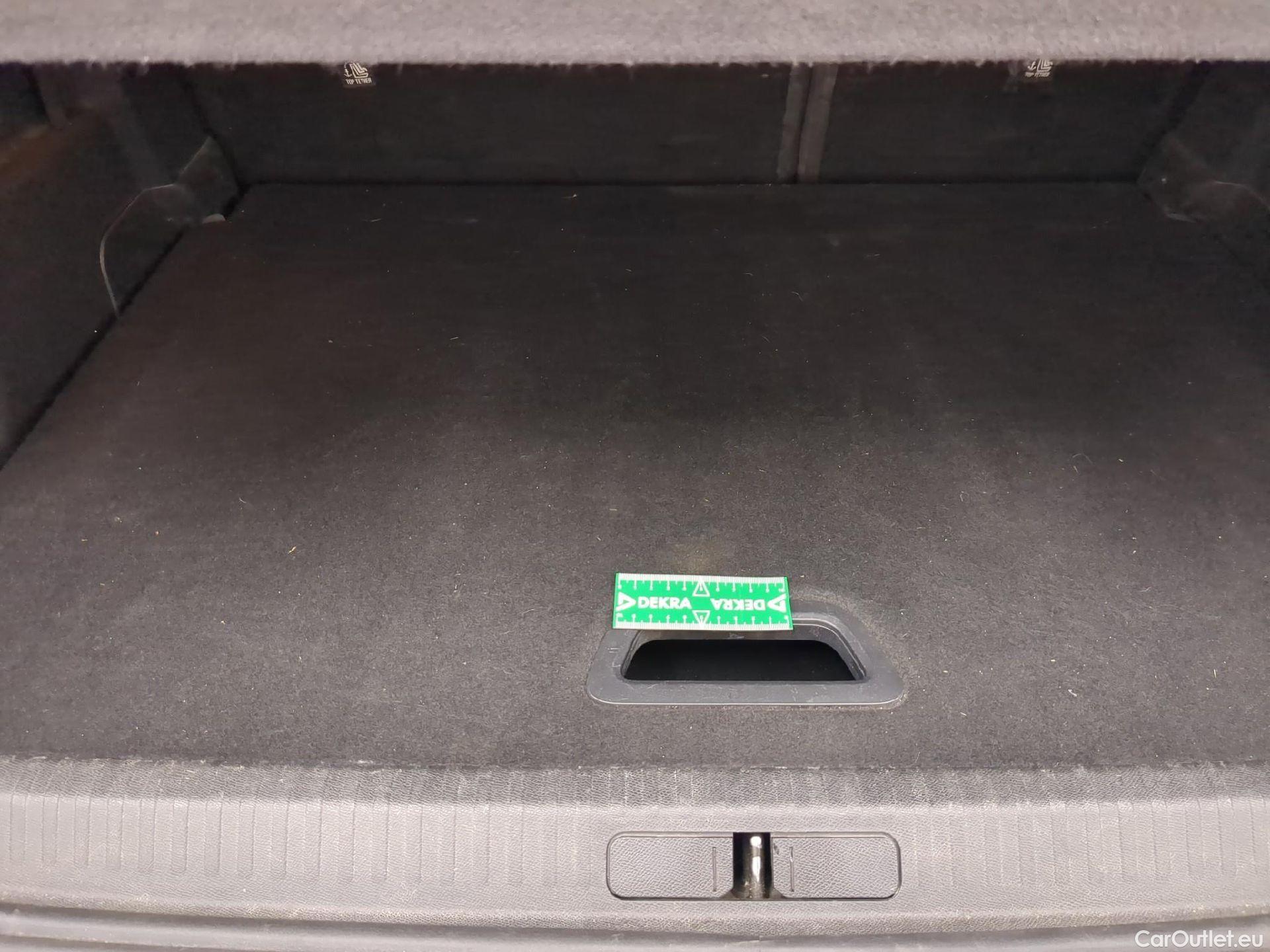  Citroen  C4  Berline Feel Pack Business 1.5 BlueHDI 130CV BVA8 E6d #6