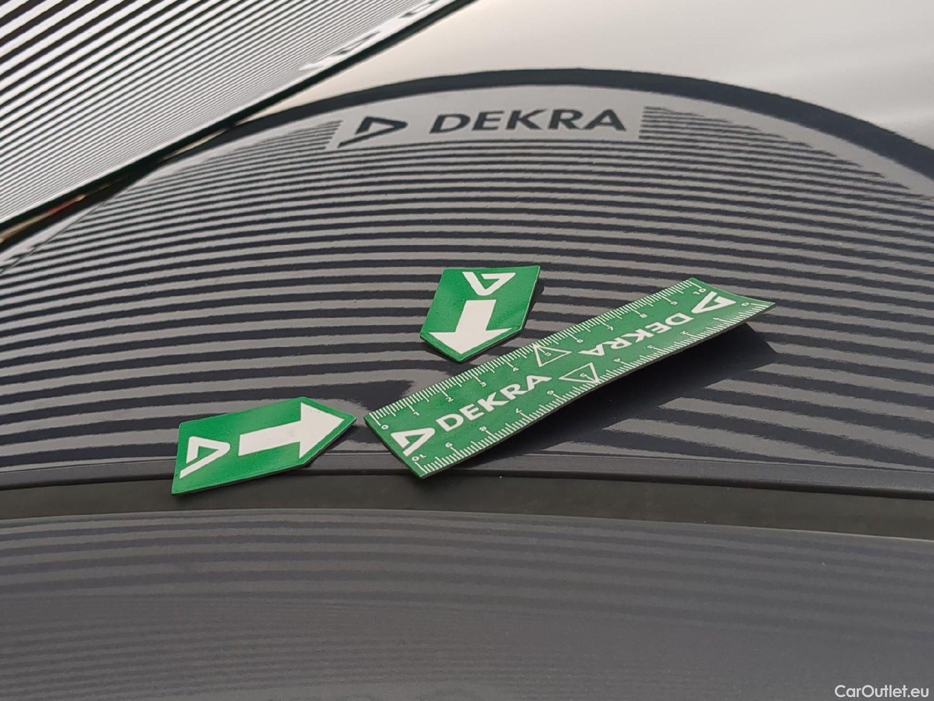  Hyundai   Ioniq HYUNDAI / 2016 / 5P / Berline Plug-in Executive #19