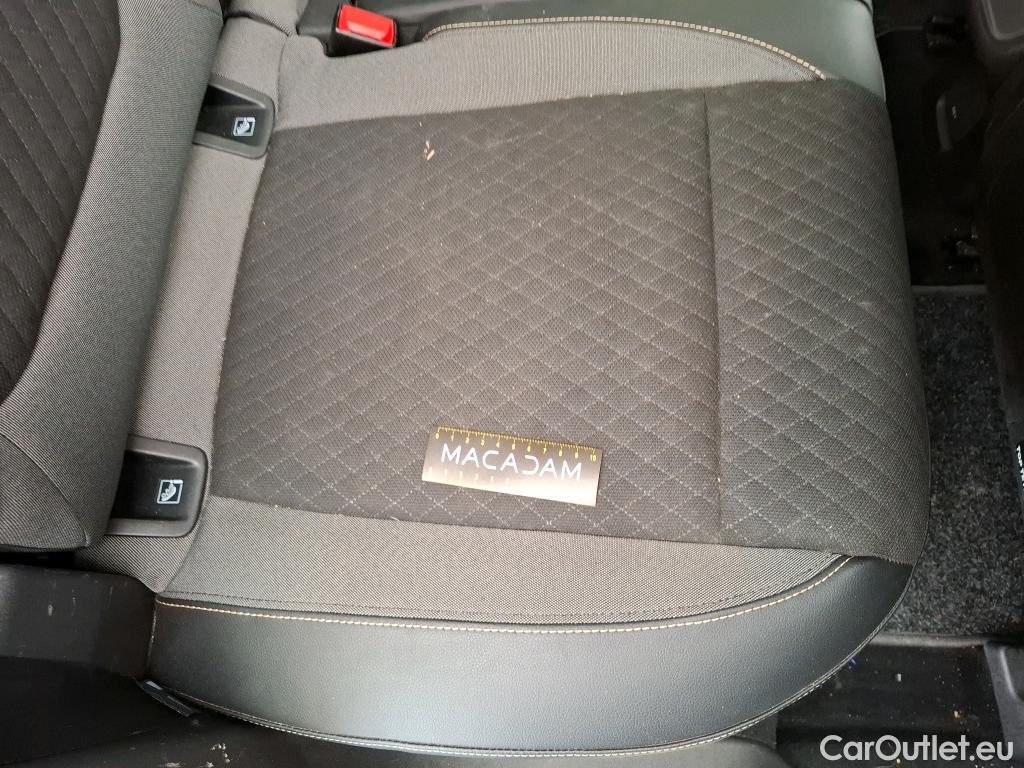  Opel   Grandland X Grandland X Elegance Business 1.5 130CV BVA8 E6d #30