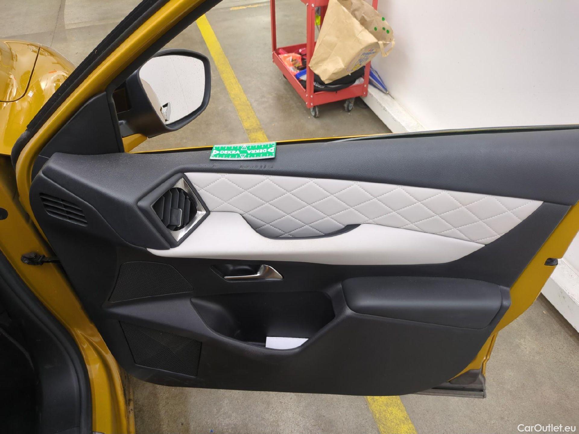  Citroen  DS3 DS 3 Crossback So Chic 1.2 PureTech 100CV BVM6 E6d #4