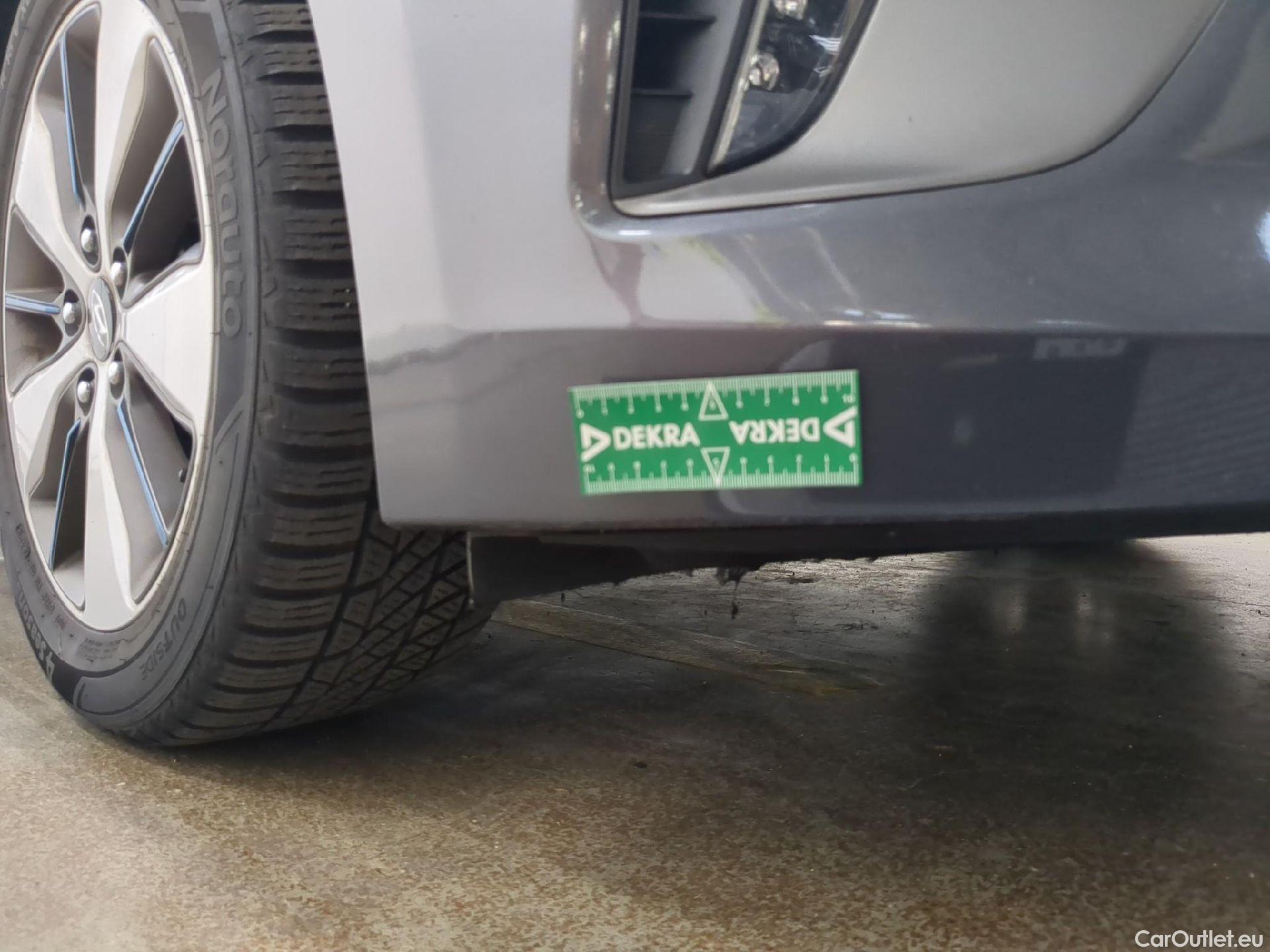  Hyundai   Ioniq HYUNDAI / 2016 / 5P / Berline Plug-in Executive #13