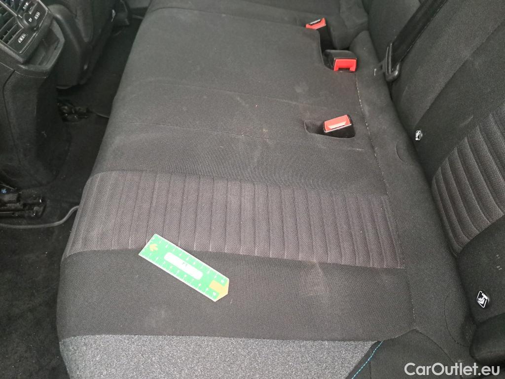  Peugeot  3008 PEUGEOT  / 2020 / 5P / SUV BlueHDi 130 S&S EAT8 Style(SP) #12
