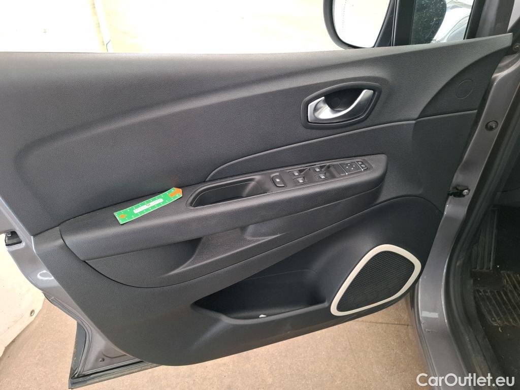  Renault  Captur  Business 0.9 TCe 90CV BVM5 E6 #47