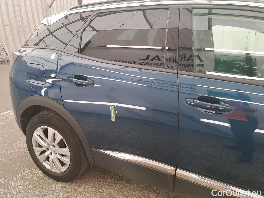  Peugeot  3008 PEUGEOT  / 2020 / 5P / SUV BlueHDi 130 S&S EAT8 Style(SP) #4