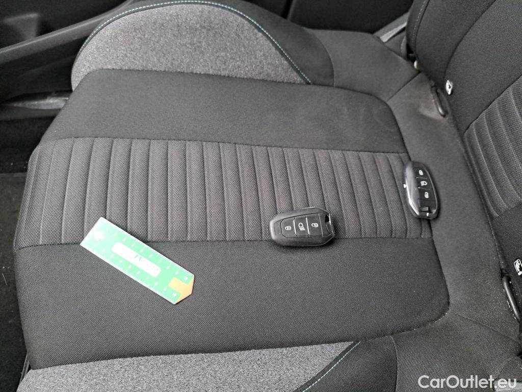  Peugeot  3008 PEUGEOT  / 2020 / 5P / SUV BlueHDi 130 S&S EAT8 Style(SP) #10