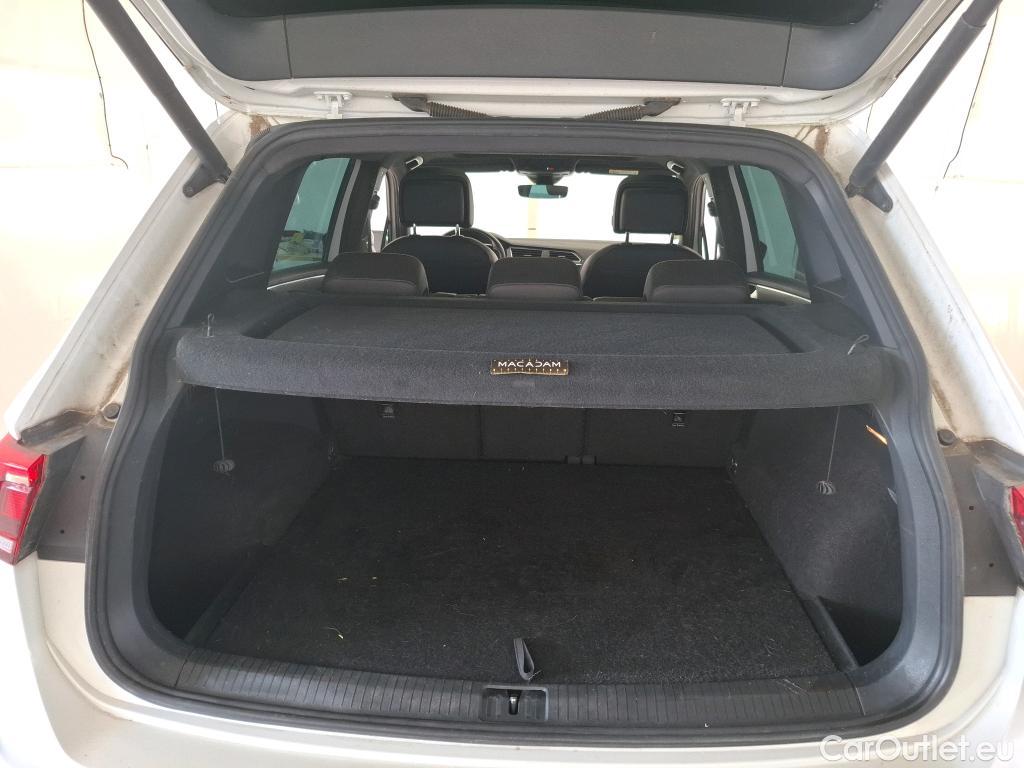  Volkswagen  Tiguan VOLKSWAGEN  / 2020 / 5P / SUV 2.0 TDI 150 DSG7 R-Line #11