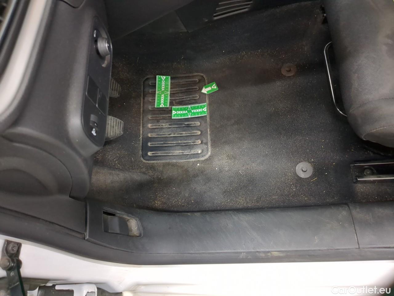  Citroen  C3 CITROEN  Société VU 5p Berline BlueHDi 100 SandS BVM Feel Nav #3