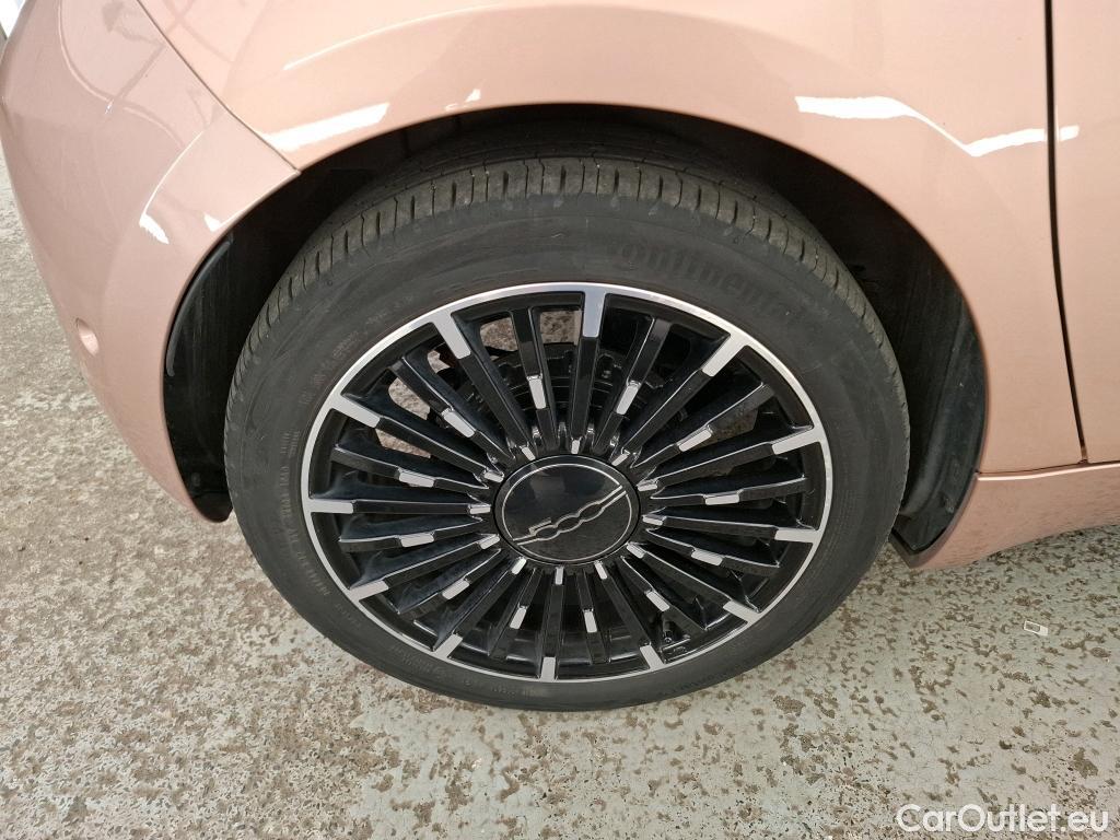  Fiat  500  e 3+1 
