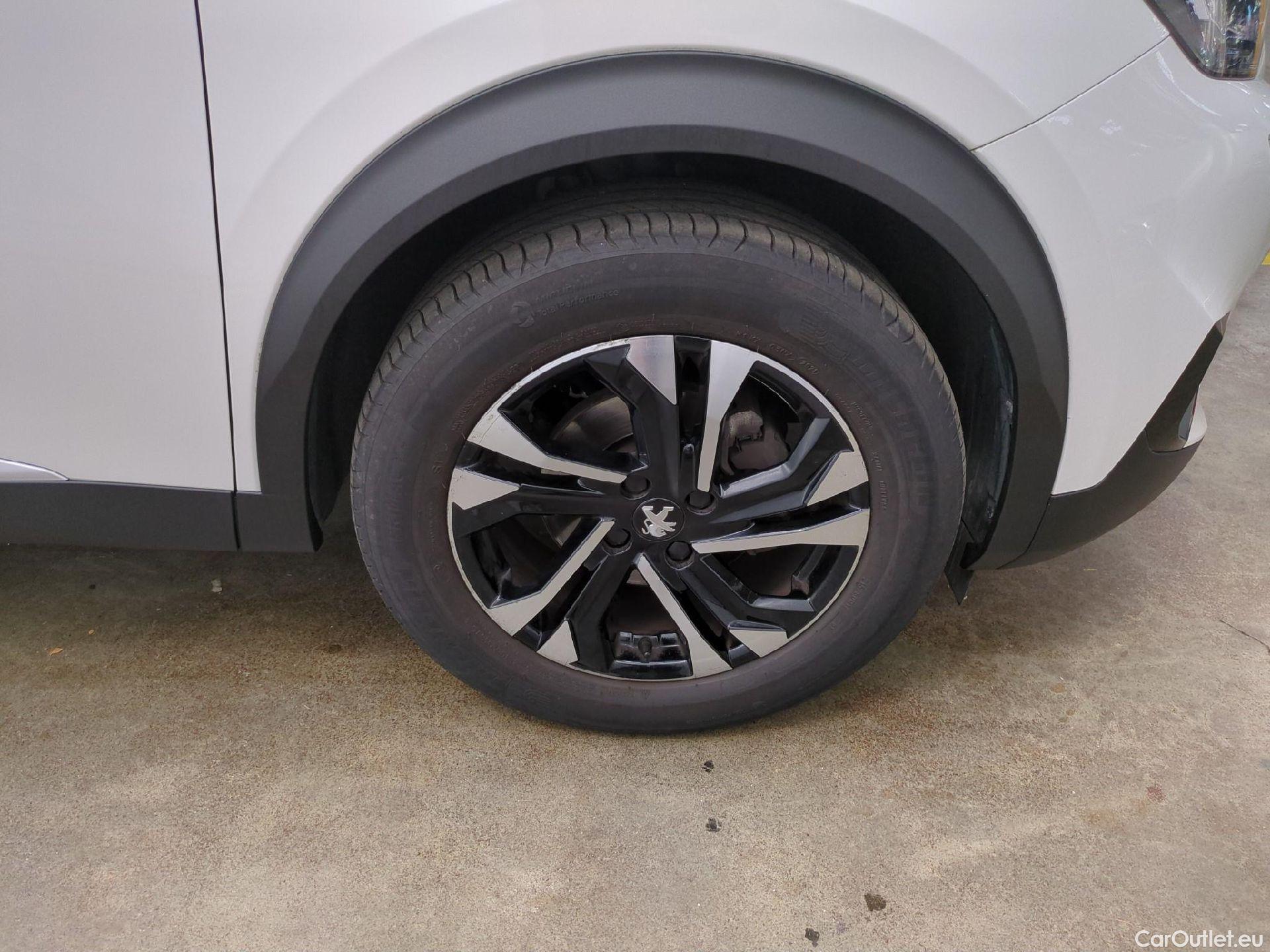  Peugeot  2008  Allure Business 1.2 PureTech 130CV BVA8 E6d #12