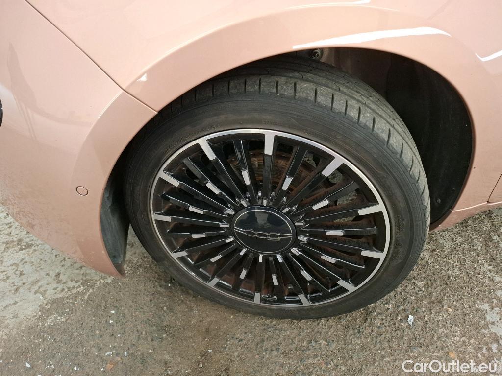  Fiat  500  e 3+1 