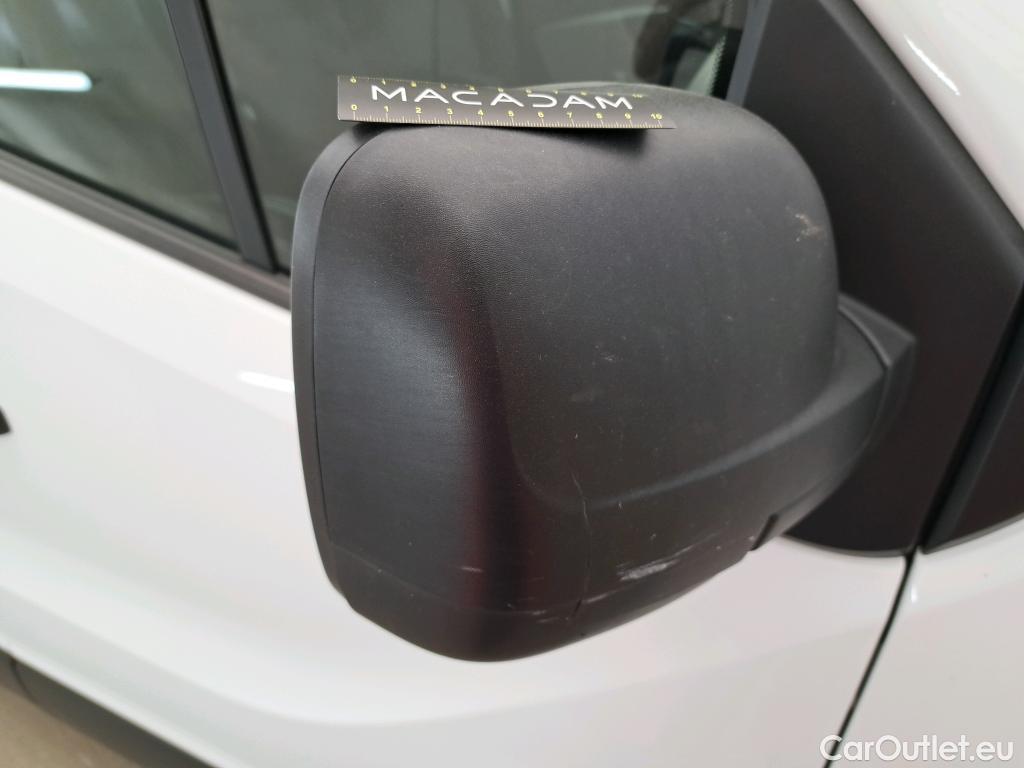  Renault  Trafic RENAULT  4p VCA Zen L1 Energy dCi 125 8 places combi #17