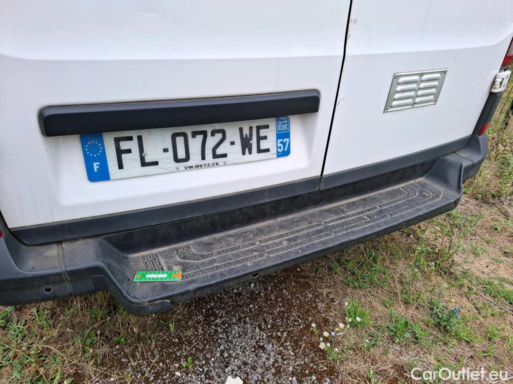  Volkswagen  Crafter  Fourgon Fourgon 35 mittlerer Radstand mit Hochdach FWD 2.0 140CV BVM6 #1
