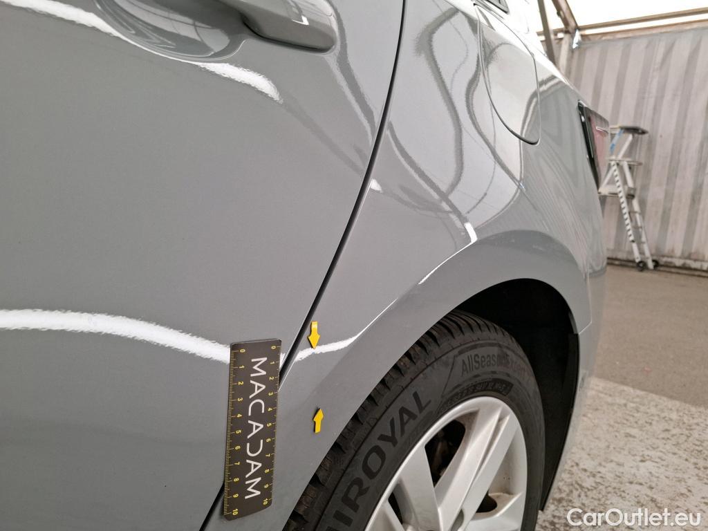  Toyota  Corolla TOYOTA  Touring Sports / 2018 / 5P / Break Hybride 122h Dynamic Business Stage Acad #1