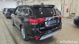  Mitsubishi  Outlander 2.4 MIVEC PLUG-IN HYBRID 4WD Top #3