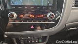  Mitsubishi  Outlander 2.4 MIVEC PLUG-IN HYBRID 4WD Top #14
