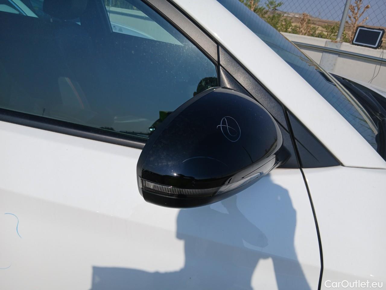  Hyundai  Tucson HYUNDAI  / 2018 / 5P / todoterreno 1.6 CRDI 100kW (136CV) 48V N-Line X 4X2 #23